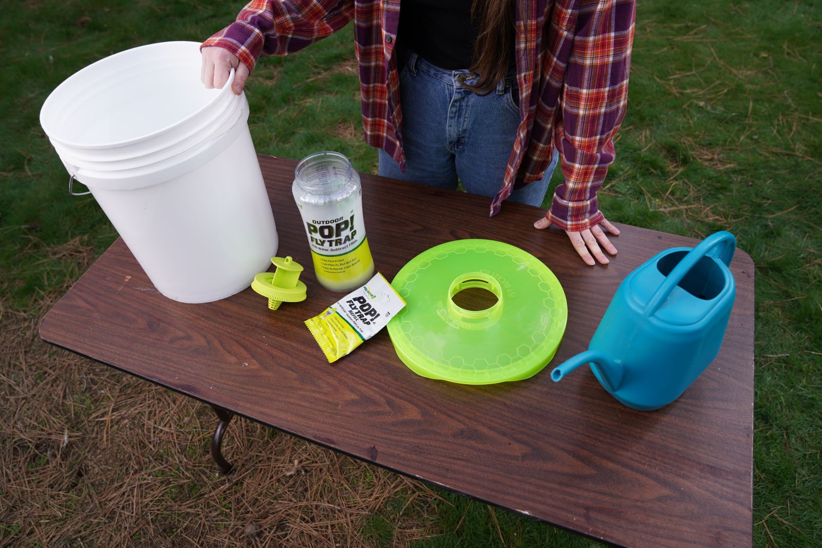 Supplies needed to set up the Fly Bucket Top